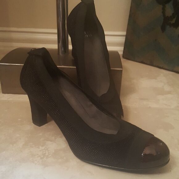 STUART WEITZMAN Black Stingray Heels - Size 7 1/2 - Picture 1 of 6